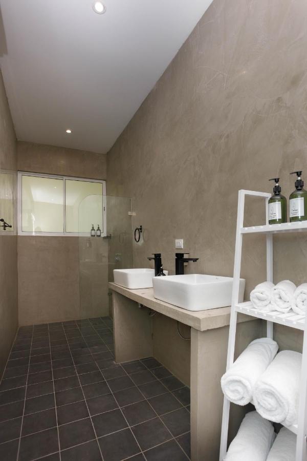Gigi Brown Villa Frida Beachfront Puerto Viejo de Talamanca Zewnętrze zdjęcie